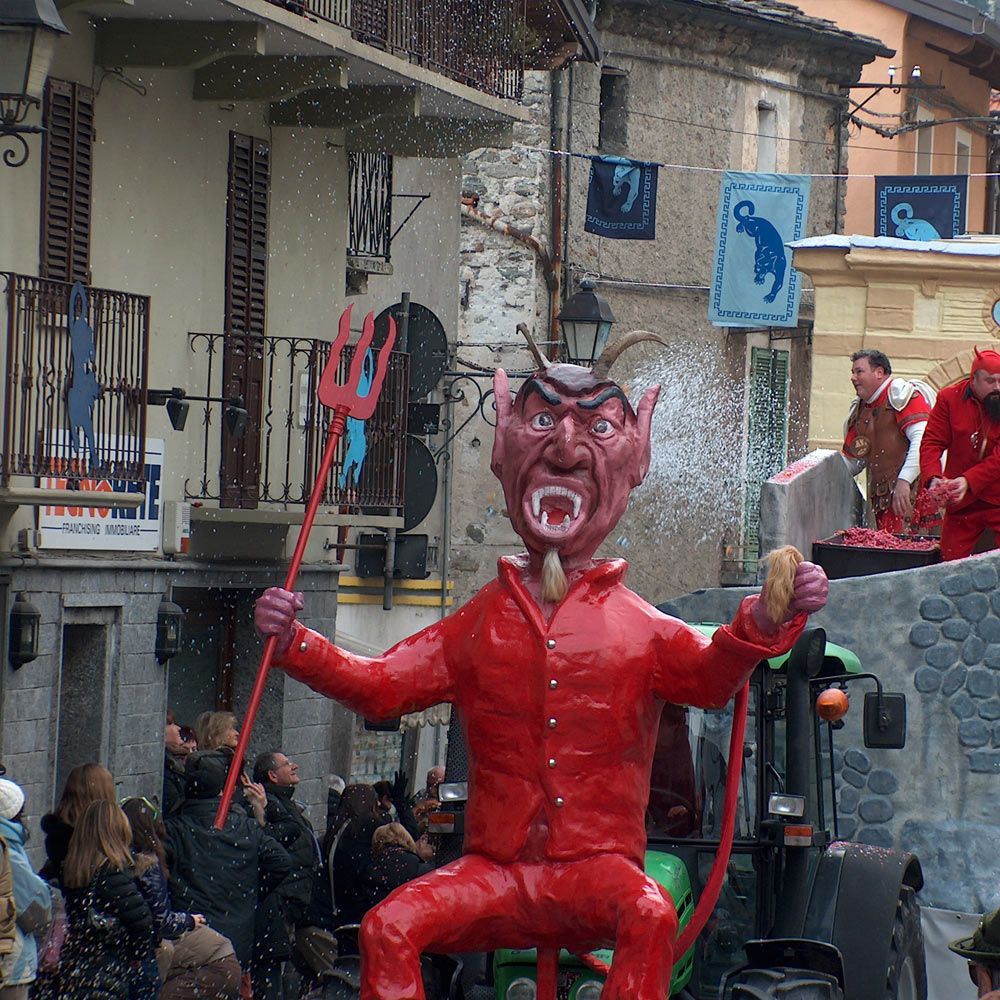 Il Carnevale di Pont-Saint-Martin in Valle d'Aosta